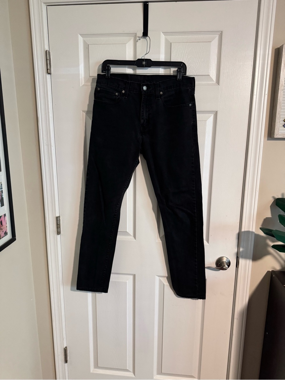 Levi's Men's Black Slim Straight Jeans - Classic Five-Pocket